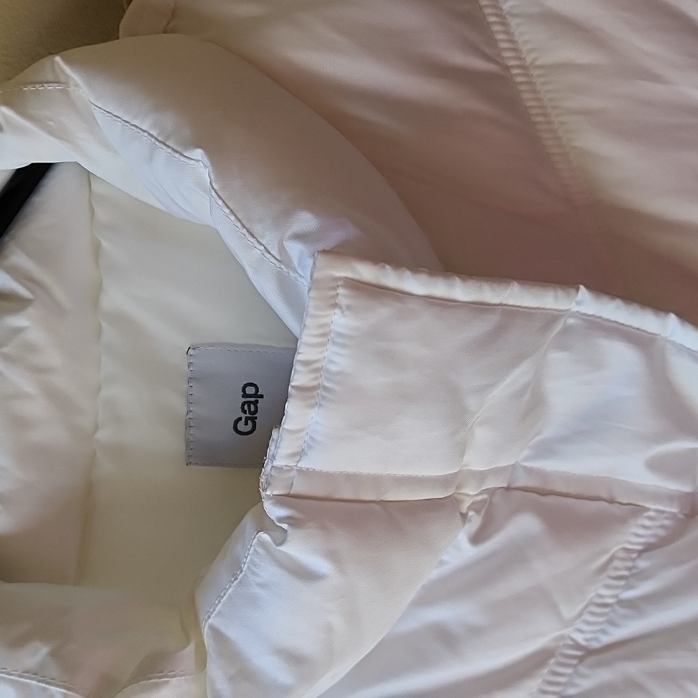 GAP - Picture 8 of 11
